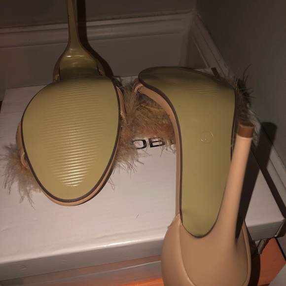 Beige Cape Robbin slippers/sandal heels - Picture 6 of 8